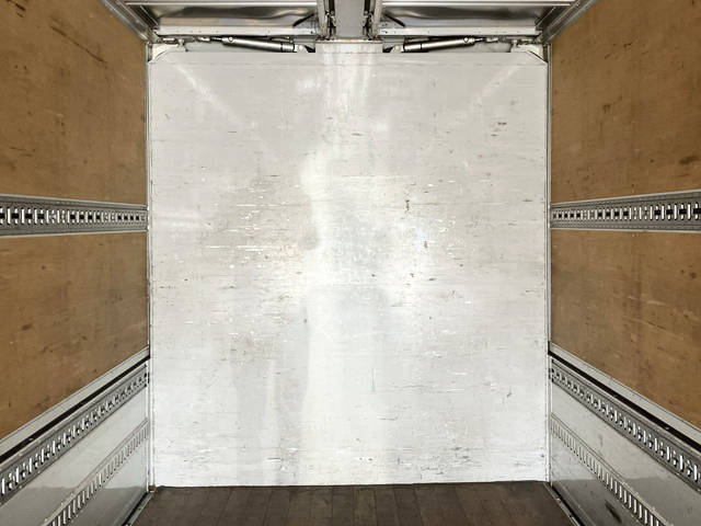 いすゞギガアルミウイング大型（10t）[写真14]