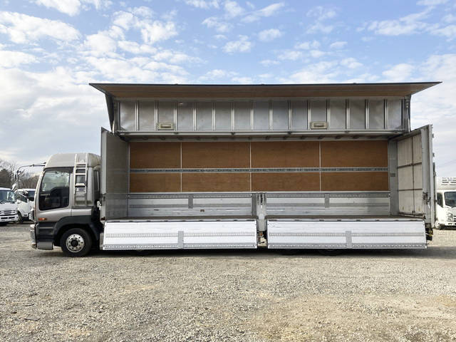 いすゞギガアルミウイング大型（10t）[写真16]