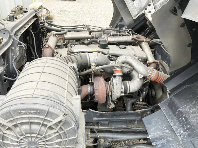いすゞギガアルミウイング大型（10t）[写真26]