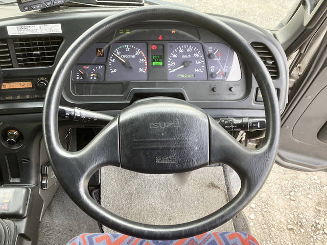 いすゞギガアルミウイング大型（10t）[写真37]