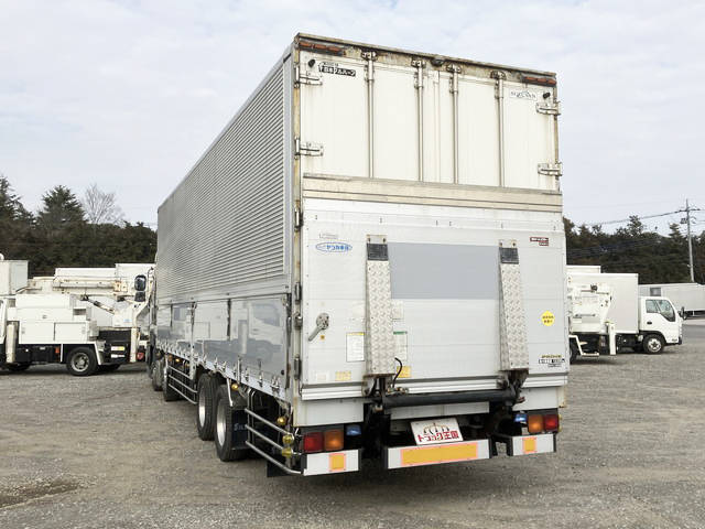 いすゞギガアルミウイング大型（10t）[写真04]