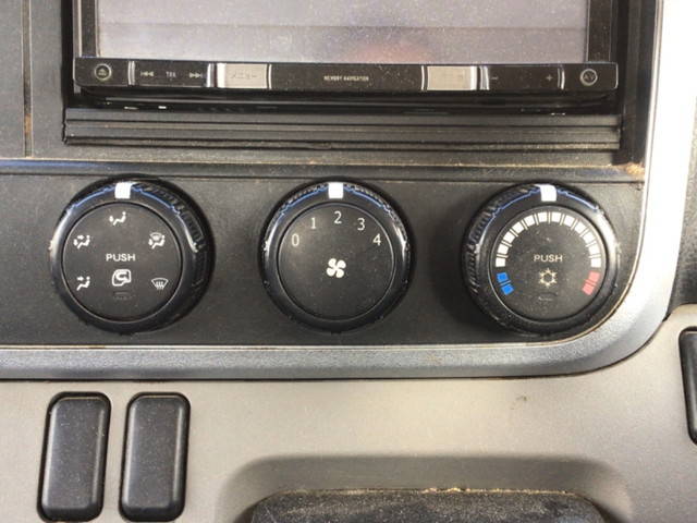 三菱ふそうキャンターダンプ小型（2t・3t）[写真32]