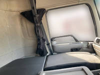 UDトラックスクオンアルミウイング大型（10t）[写真21]