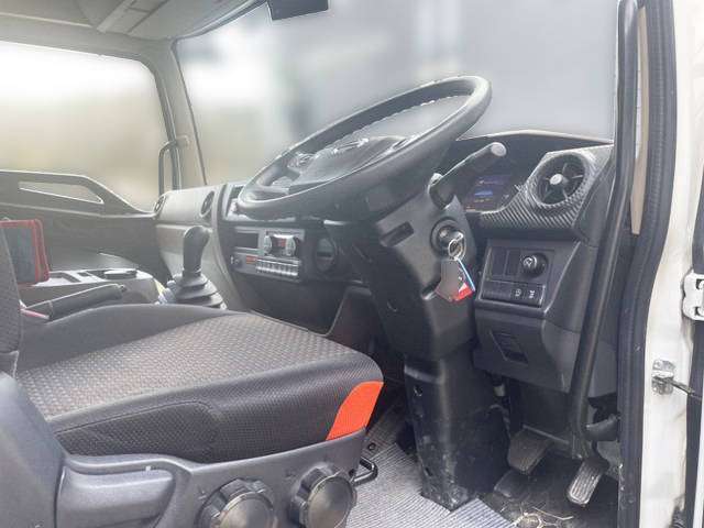 日野レンジャーセルフクレーン4段中型（4t）[写真32]