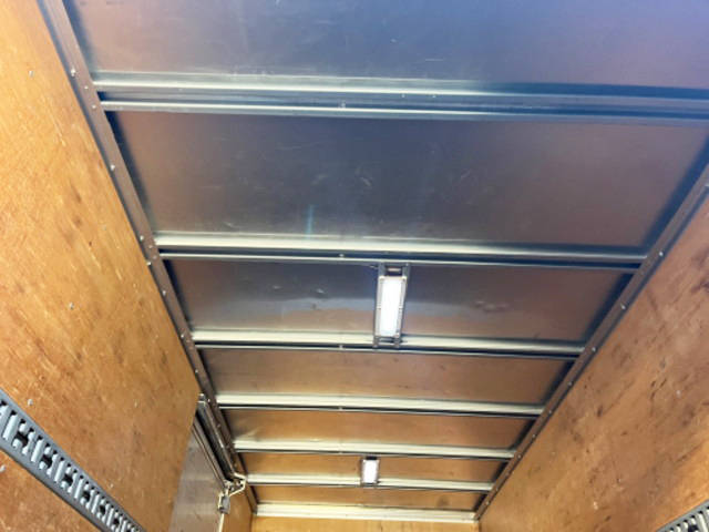 いすゞエルフアルミバン小型（2t・3t）[写真10]