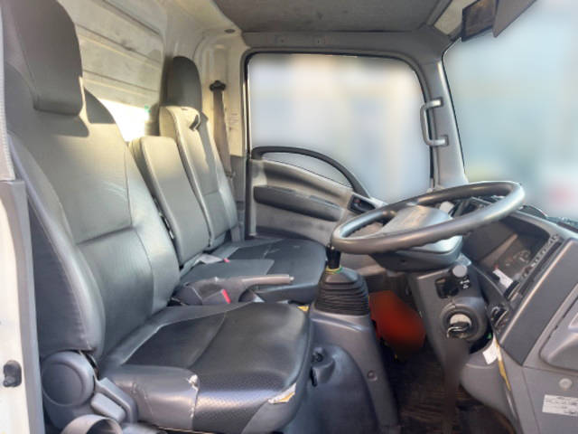 いすゞエルフアルミバン小型（2t・3t）[写真24]