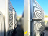 いすゞエルフアルミバン小型（2t・3t）[写真04]