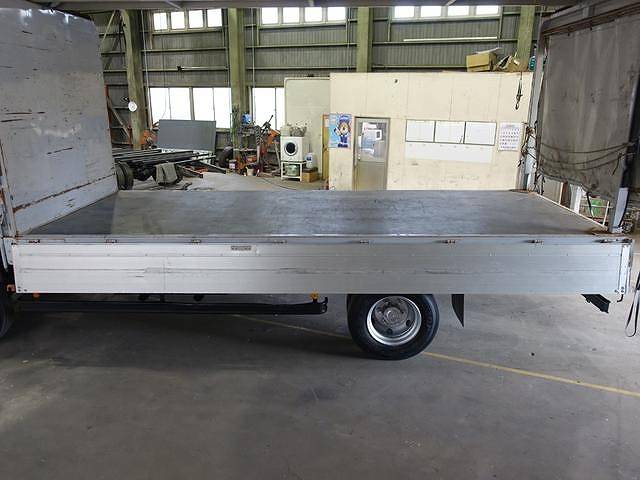 日産アトラス幌ウイング小型（2t・3t）[写真12]