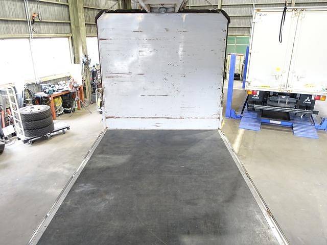 日産アトラス幌ウイング小型（2t・3t）[写真13]