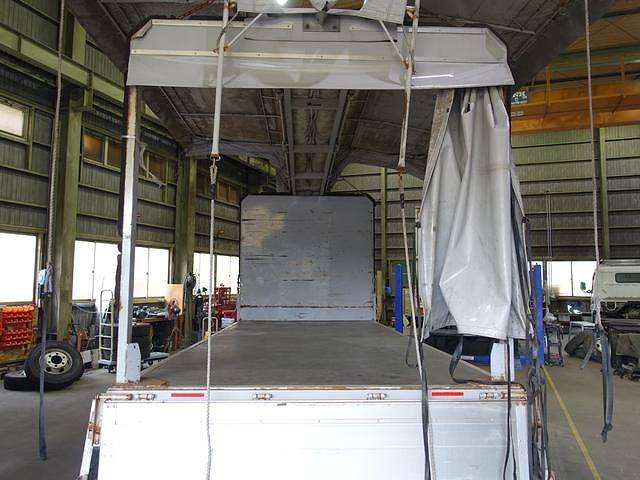 日産アトラス幌ウイング小型（2t・3t）[写真15]