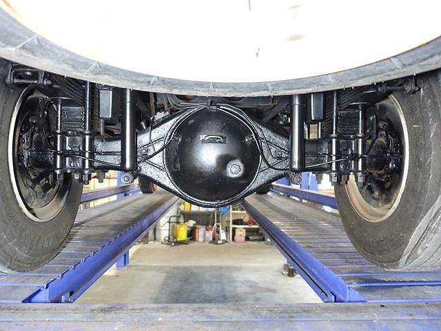 日産アトラス幌ウイング小型（2t・3t）[写真23]