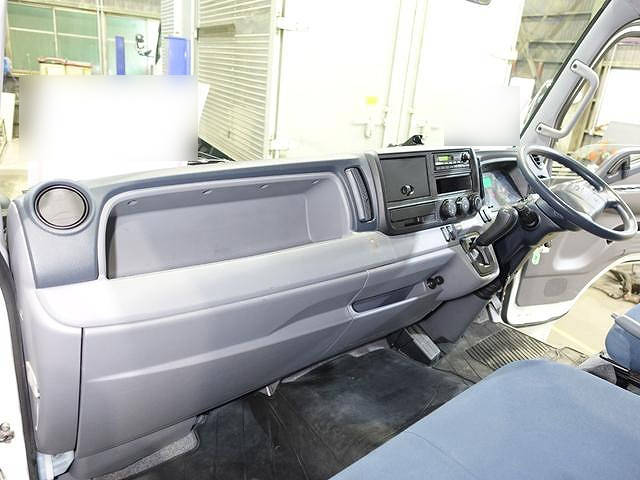 日産アトラス幌ウイング小型（2t・3t）[写真32]