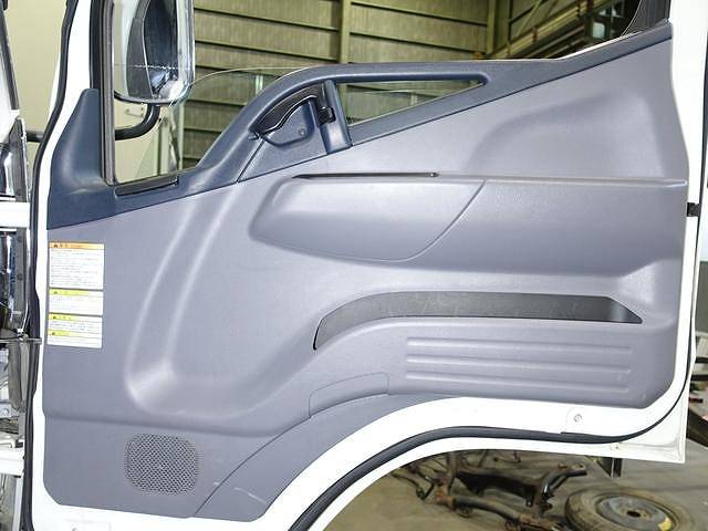 日産アトラス幌ウイング小型（2t・3t）[写真34]