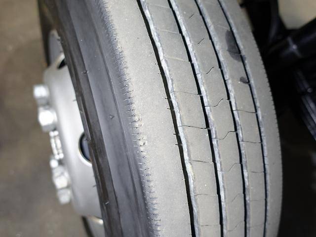 日産アトラス幌ウイング小型（2t・3t）[写真40]