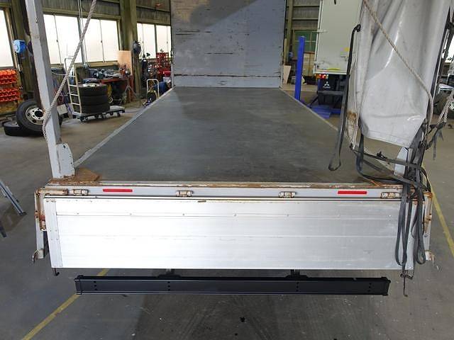 日産アトラス幌ウイング小型（2t・3t）[写真08]