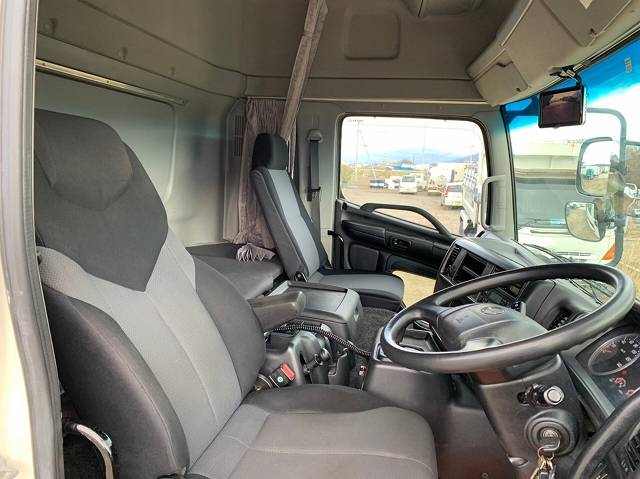 日野プロフィアセルフローダー大型（10t）[写真16]