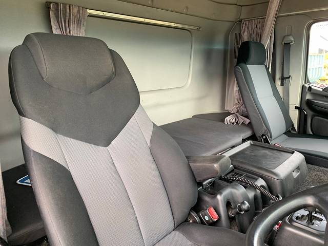 日野プロフィアセルフローダー大型（10t）[写真17]