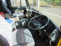 UDトラックスその他の車種散水車大型（10t）[写真28]