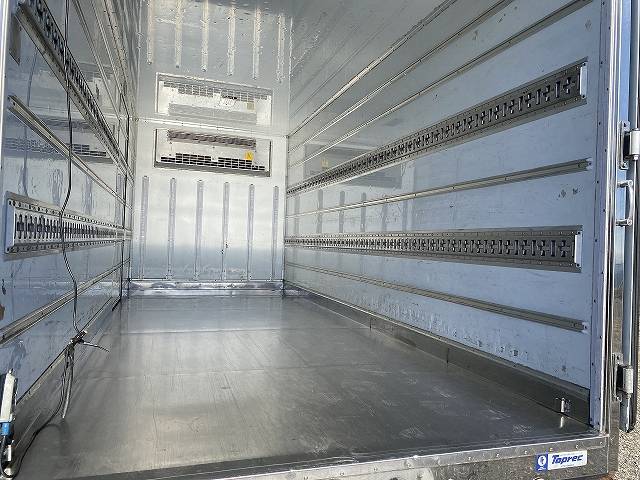 いすゞエルフ冷凍車（冷蔵車）小型（2t・3t）[写真11]