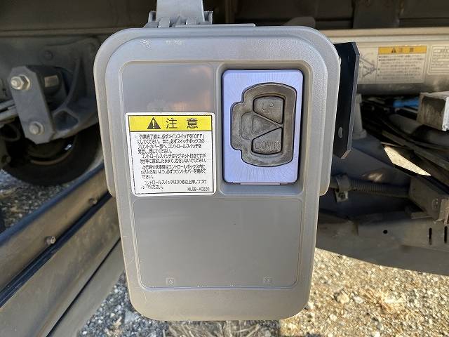 いすゞエルフ冷凍車（冷蔵車）小型（2t・3t）[写真27]