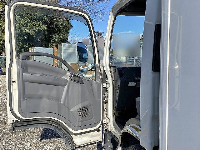 いすゞエルフ冷凍車（冷蔵車）小型（2t・3t）[写真29]