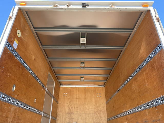 三菱ふそうキャンターアルミバン小型（2t・3t）[写真11]