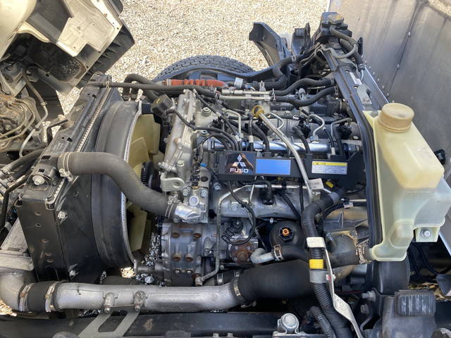 三菱ふそうキャンターアルミバン小型（2t・3t）[写真15]