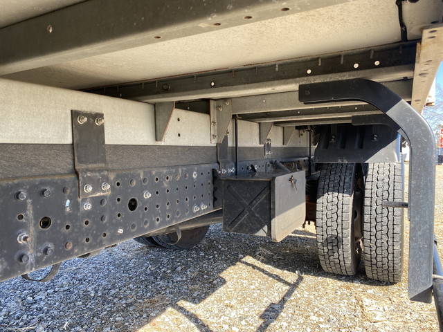 三菱ふそうキャンターアルミバン小型（2t・3t）[写真20]