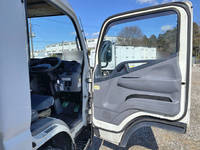 三菱ふそうキャンターアルミバン小型（2t・3t）[写真29]