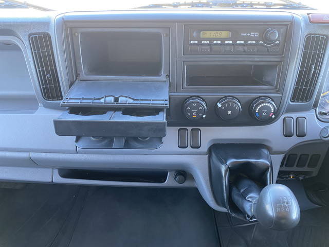 三菱ふそうキャンターアルミバン小型（2t・3t）[写真34]