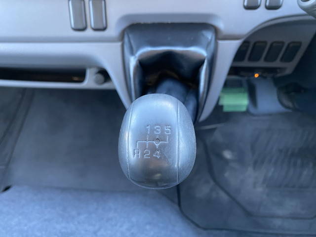 三菱ふそうキャンターアルミバン小型（2t・3t）[写真36]