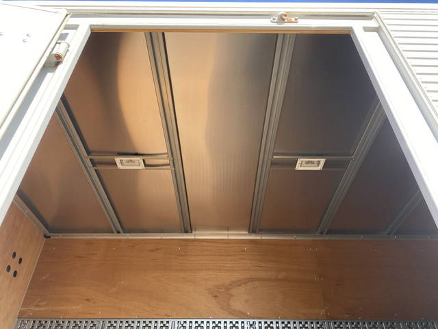 三菱ふそうキャンターアルミバン小型（2t・3t）[写真09]