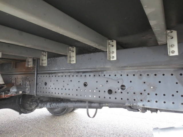 いすゞフォワードアルミバン中型（4t）[写真10]