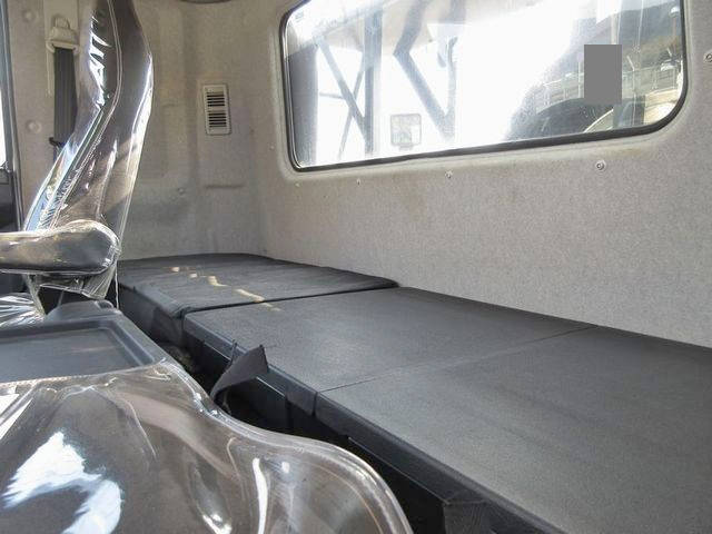 三菱ふそうファイターコンテナ専用車増トン（6t・8t）[写真15]