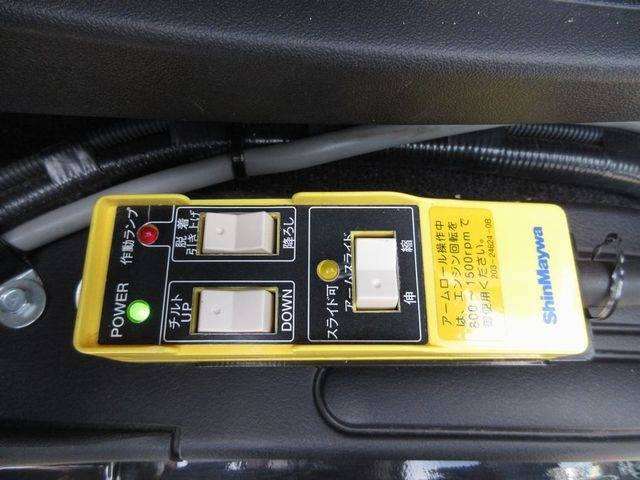 三菱ふそうファイターコンテナ専用車増トン（6t・8t）[写真18]