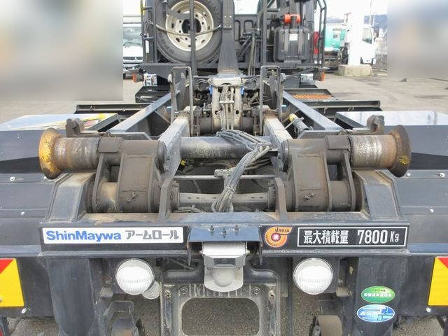 三菱ふそうファイターコンテナ専用車増トン（6t・8t）[写真06]