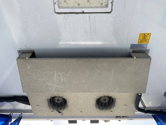 三菱ふそうキャンター冷凍車（冷蔵車）小型（2t・3t）[写真24]