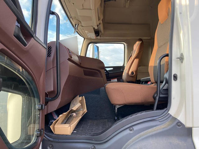 日野プロフィアアルミウイング大型（10t）[写真12]