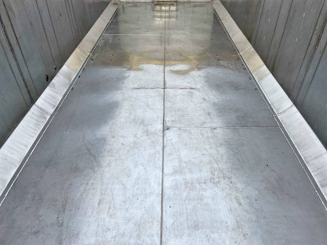 三菱ふそうスーパーグレート深ダンプ（土砂禁ダンプ）大型（10t）[写真10]