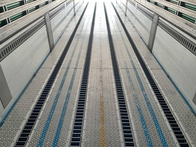 その他のメーカーその他の車種ウイングトレーラー大型（10t）[写真15]