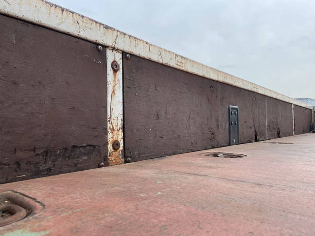 いすゞエルフ平ボディ小型（2t・3t）[写真10]