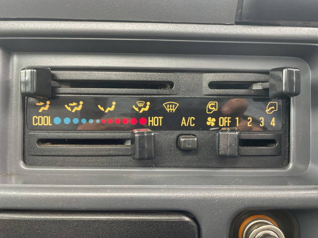 いすゞエルフ平ボディ小型（2t・3t）[写真34]