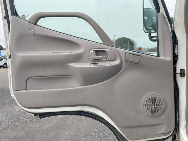 トヨタダイナ平ボディ小型（2t・3t）[写真26]