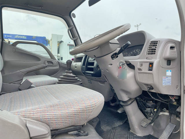 トヨタダイナ平ボディ小型（2t・3t）[写真32]