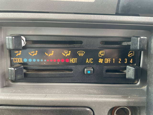 いすゞエルフ平ボディ小型（2t・3t）[写真33]