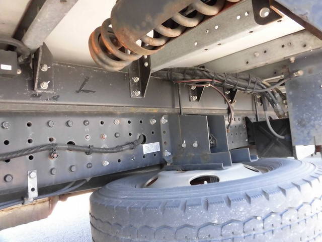 三菱ふそうキャンターアルミウイング小型（2t・3t）[写真11]