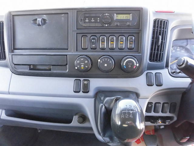 三菱ふそうキャンターアルミウイング小型（2t・3t）[写真15]