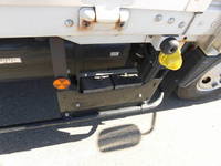 三菱ふそうキャンターアルミウイング小型（2t・3t）[写真24]