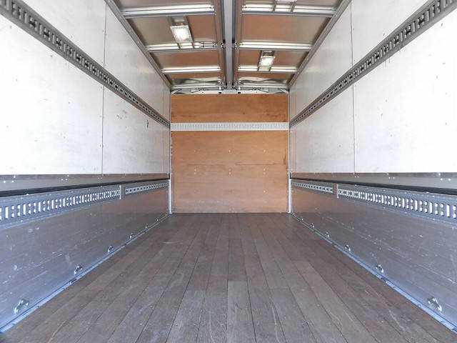 三菱ふそうキャンターアルミウイング小型（2t・3t）[写真05]