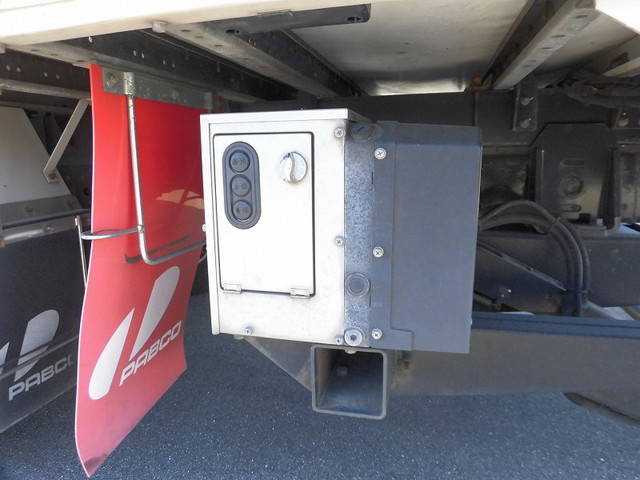 三菱ふそうキャンターアルミウイング小型（2t・3t）[写真07]